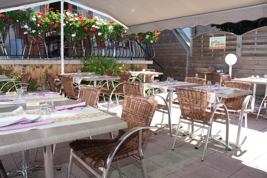 Logis Hotel- Restaurant La Renaissance Baccarat Exterior foto